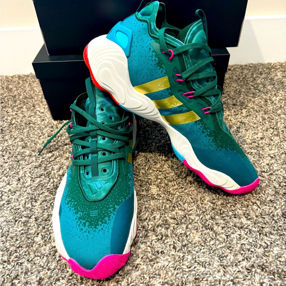 ADIDAS TRAE YOUNG 3s- practically brand new- worn once